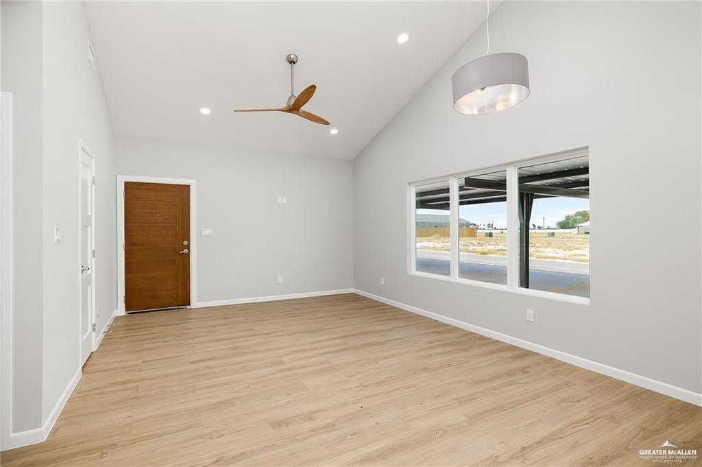 Photo 14 of 2700 Mockingbird Road #1