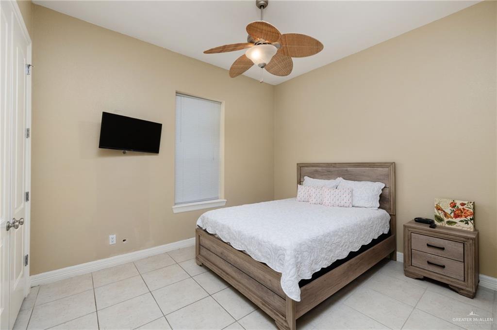 Photo 8 of 112 Oleander Street #2
