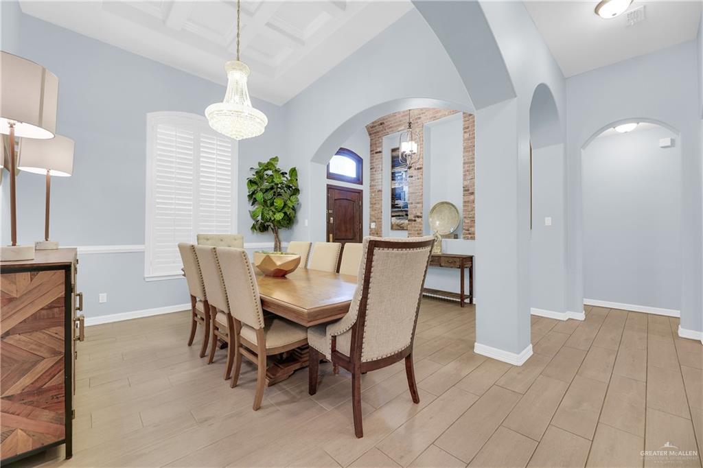 Photo 4 of 1760 Pamplona Street