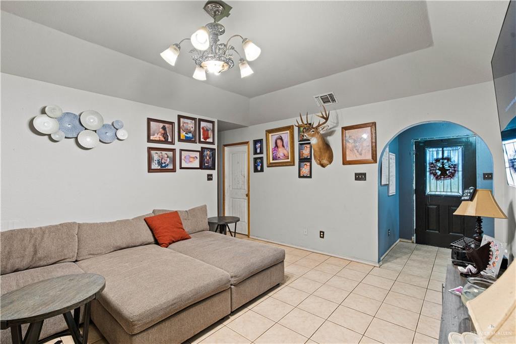Photo 3 of 564 La Paloma Street