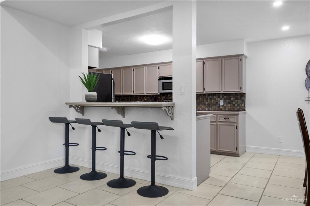 Photo 5 of 901 Dallas Avenue #6