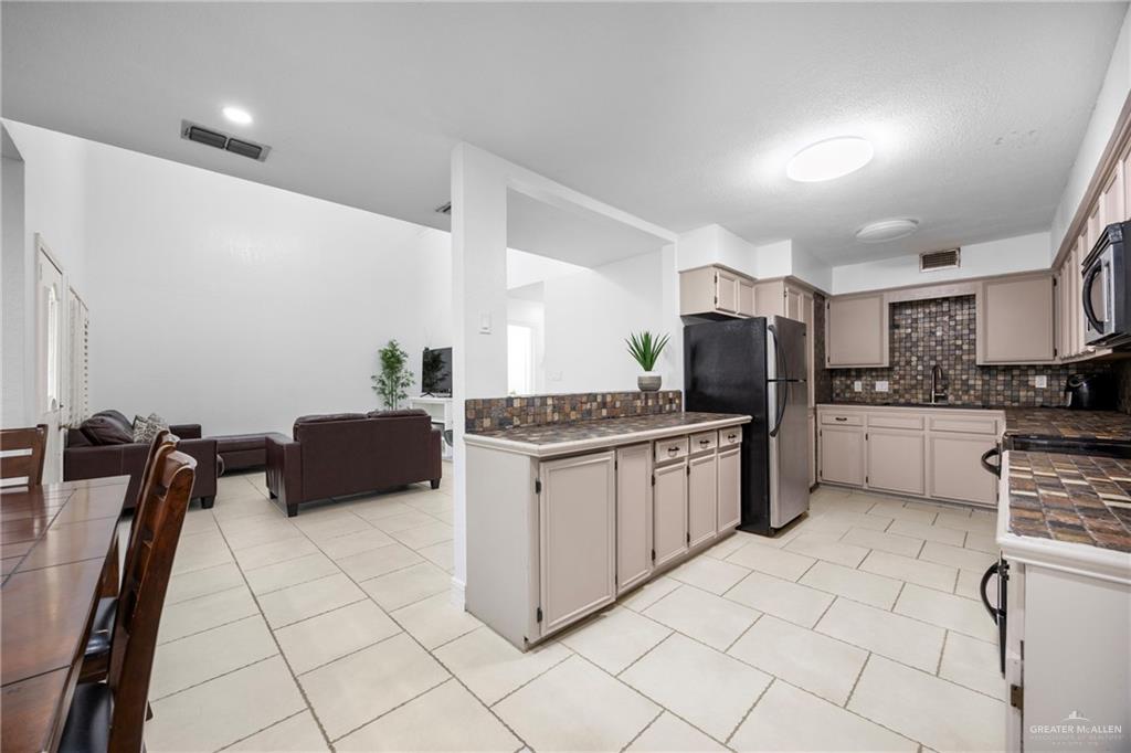 Photo 7 of 901 Dallas Avenue #6