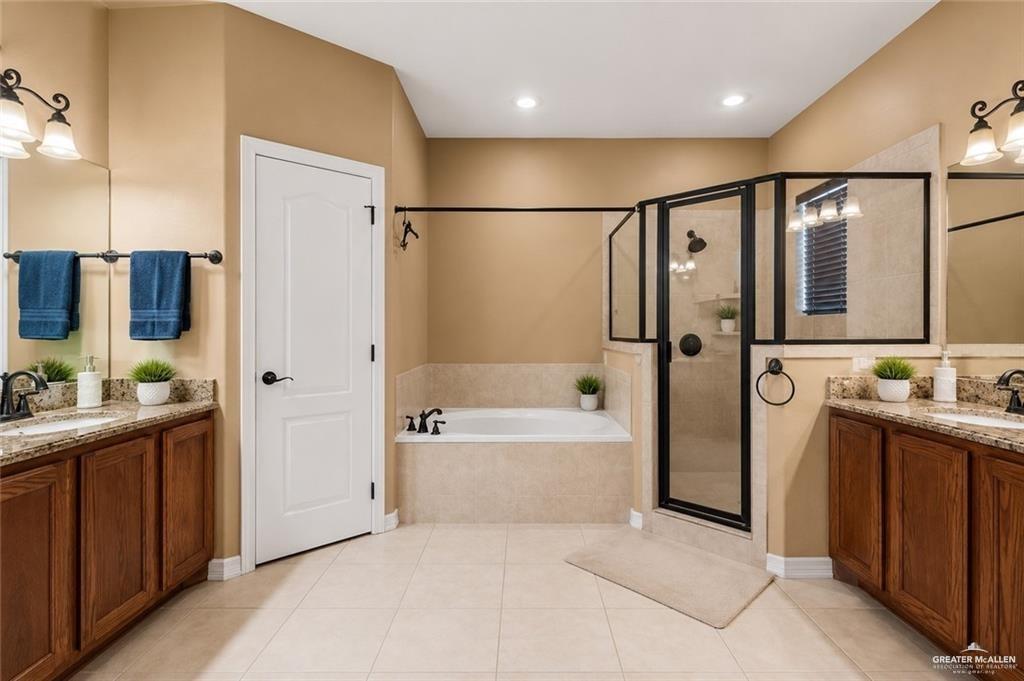 Photo 5 of 511 Fresno Drive