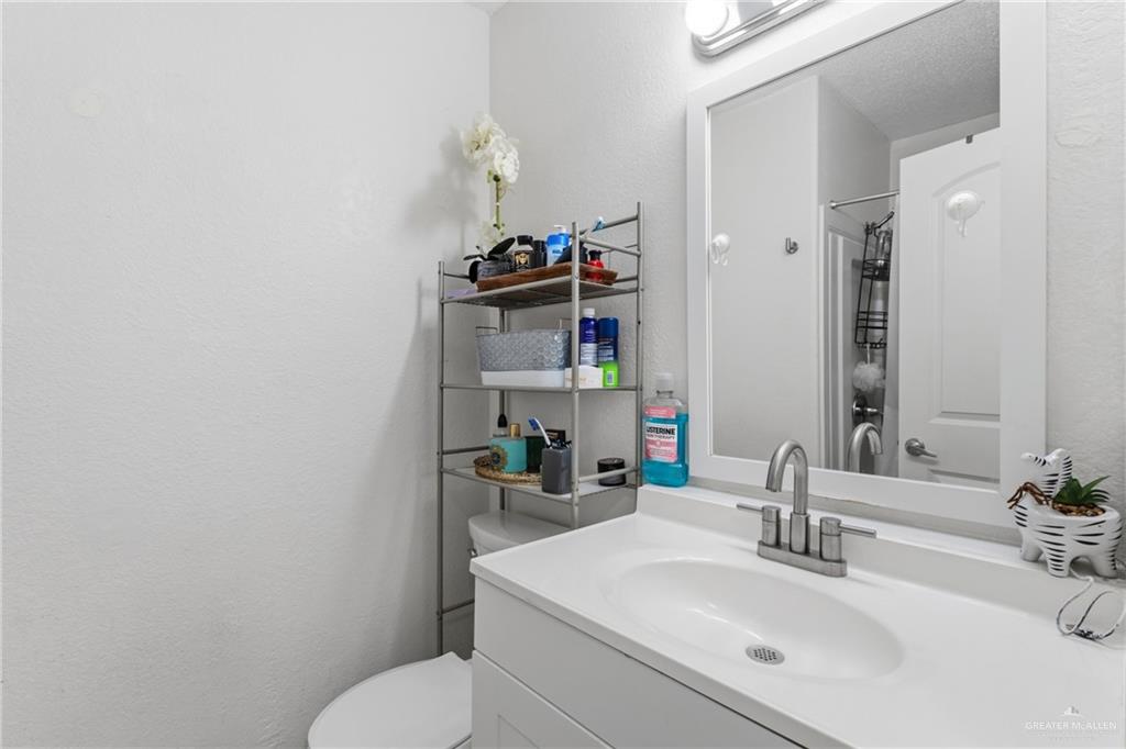 Photo 13 of 608 Iris Avenue