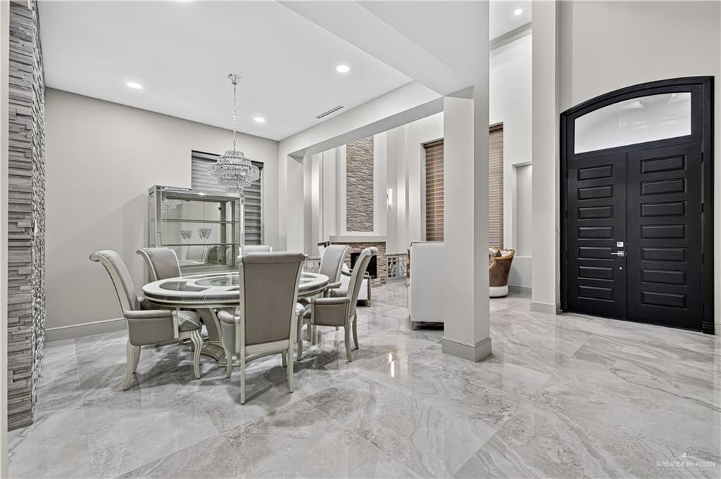 Photo 4 of 2704 Essex Street