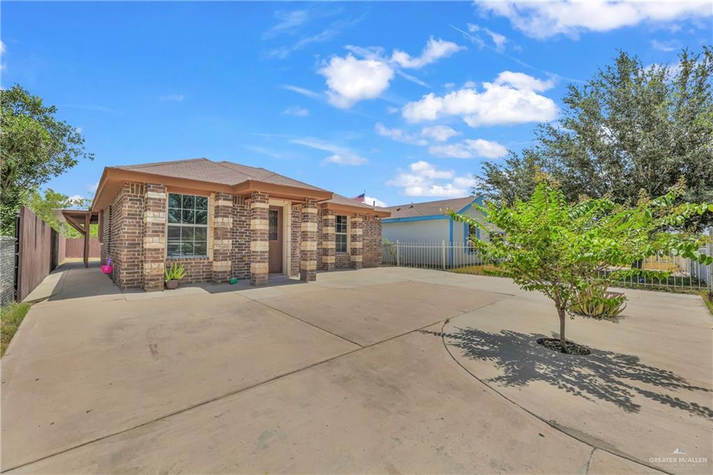 Photo 3 of 325 Mesquite Street
