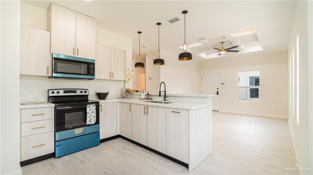 Photo 6 of 5805 Northwestern Avenue #2