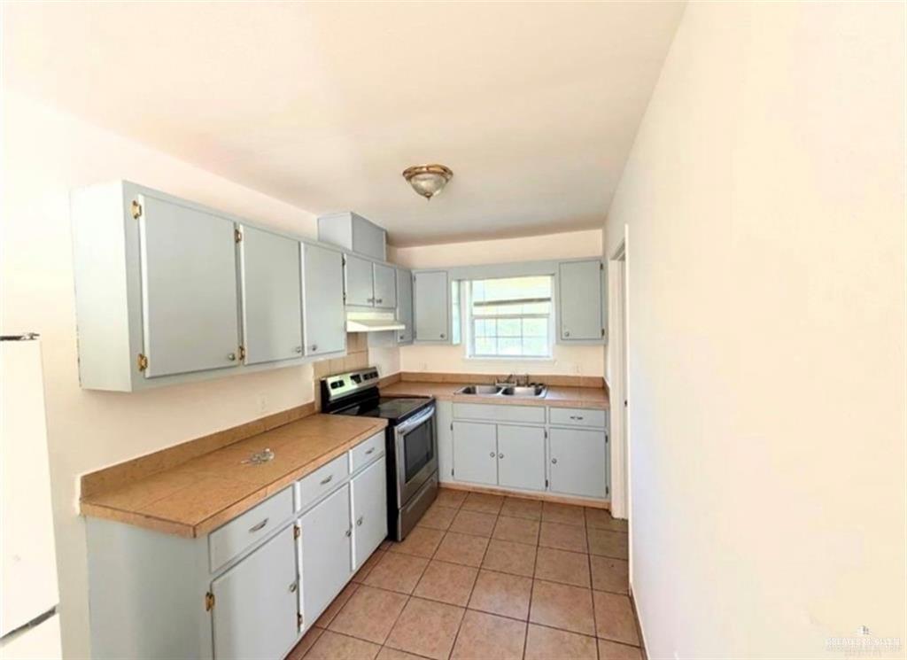 Photo 4 of 108 Francisco Avenue #C