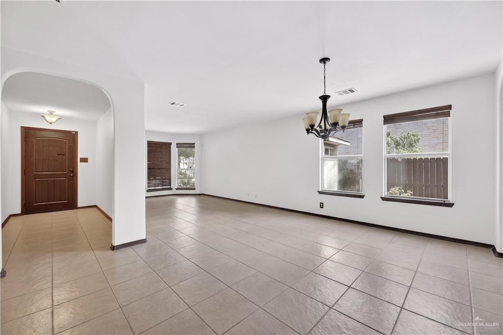 Photo 7 of 606 Barton Drive