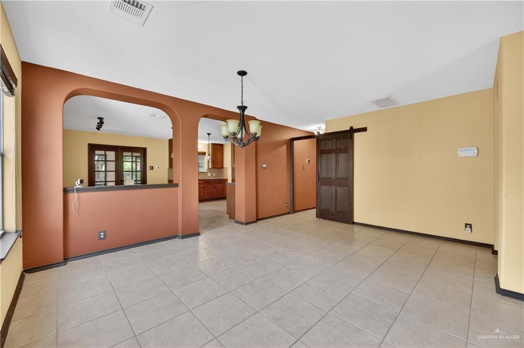 Photo 8 of 606 Barton Drive