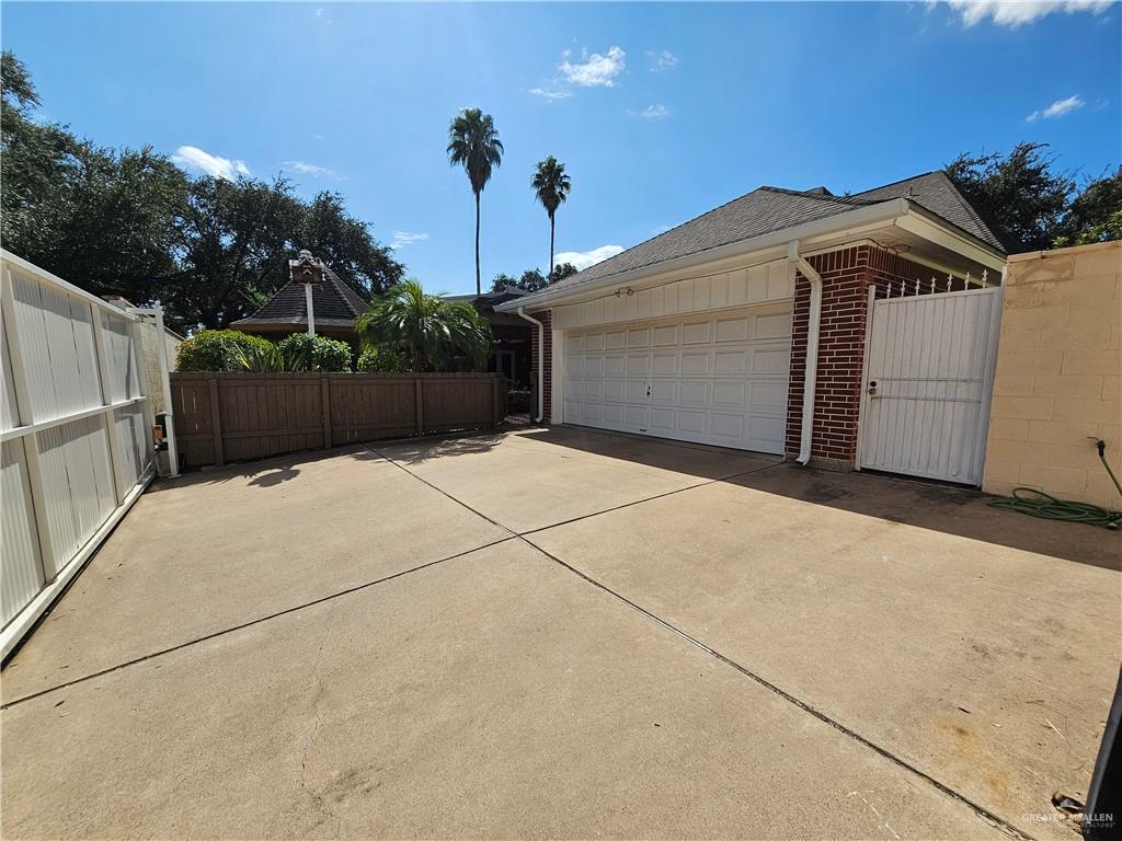 Photo 41 of 1225 Peking Street