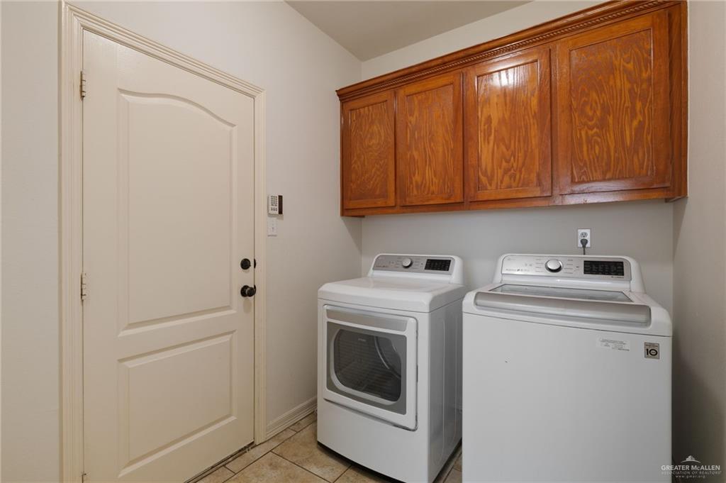 Photo 13 of 3121 Whitewing Avenue