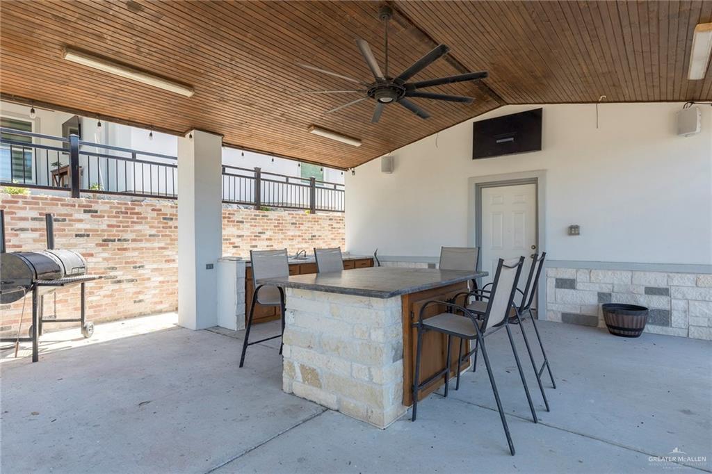 Photo 34 of 825 Kika De La Garza Boulevard