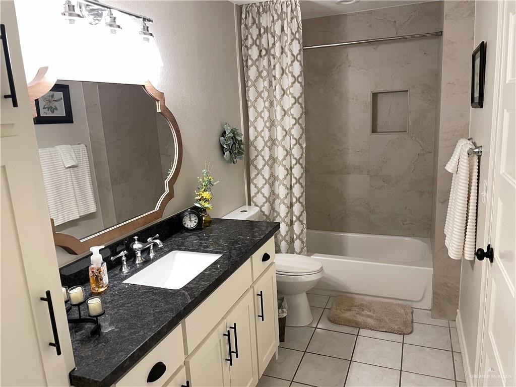 Photo 13 of 717 Griffin Parkway