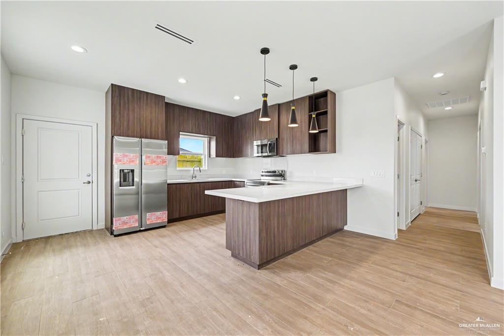 Photo 4 of 5800 Ozark Avenue #4