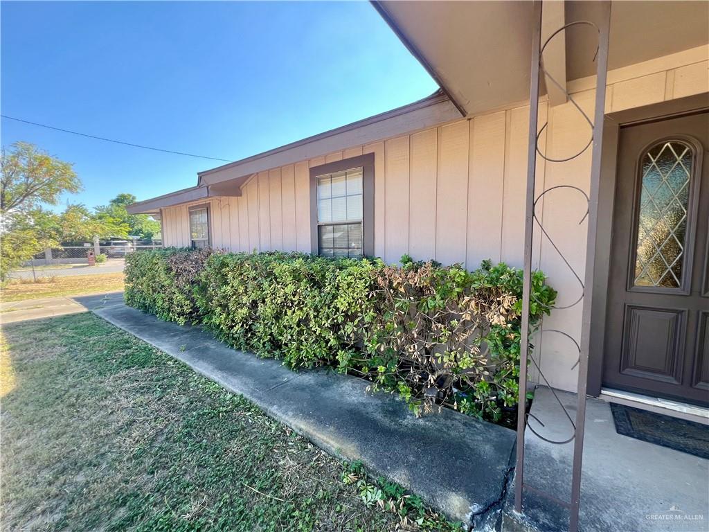 Photo 5 of 1220 Lucas Avenue