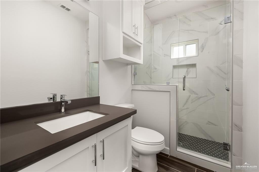 Photo 6 of 1322 Beverly Avenue