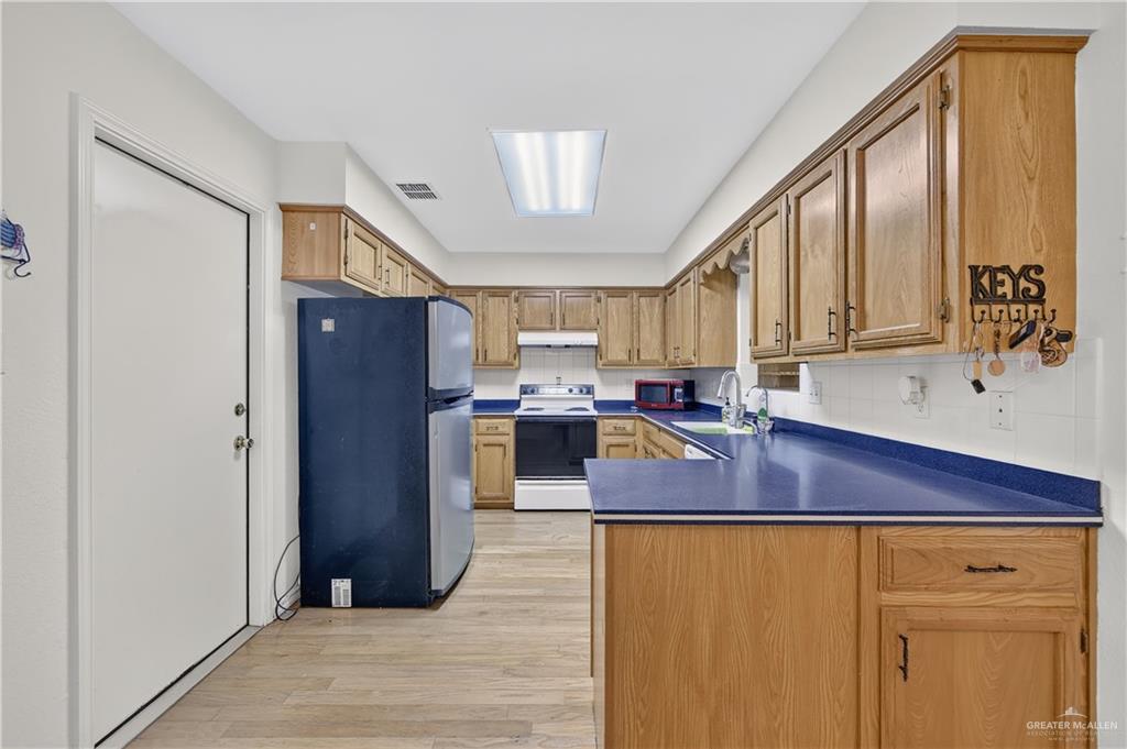 Photo 9 of 2313 Viola Street