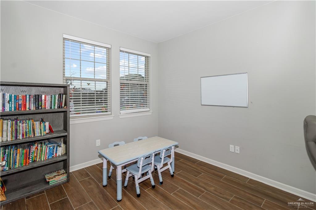 Photo 2 of 403 Templo Dorado Street