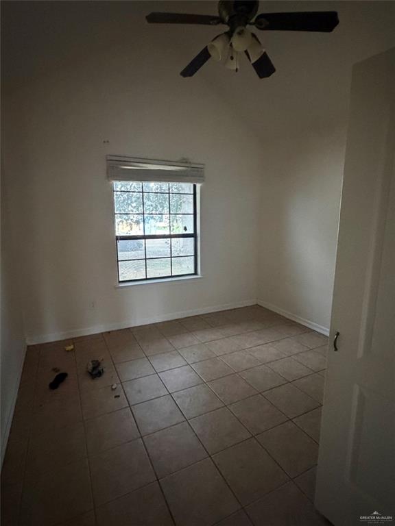 Photo 9 of 3326 Tulipan Avenue