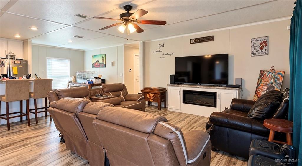 Photo 3 of 1320 Logan Drive