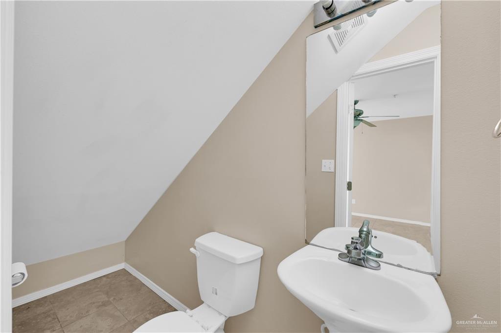 Photo 8 of 1607 Omni Avenue #2