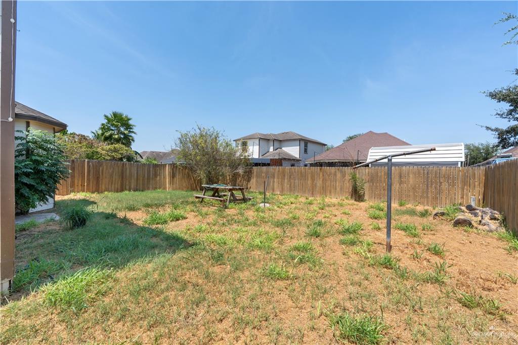 Photo 20 of 903 Eisenhower Avenue