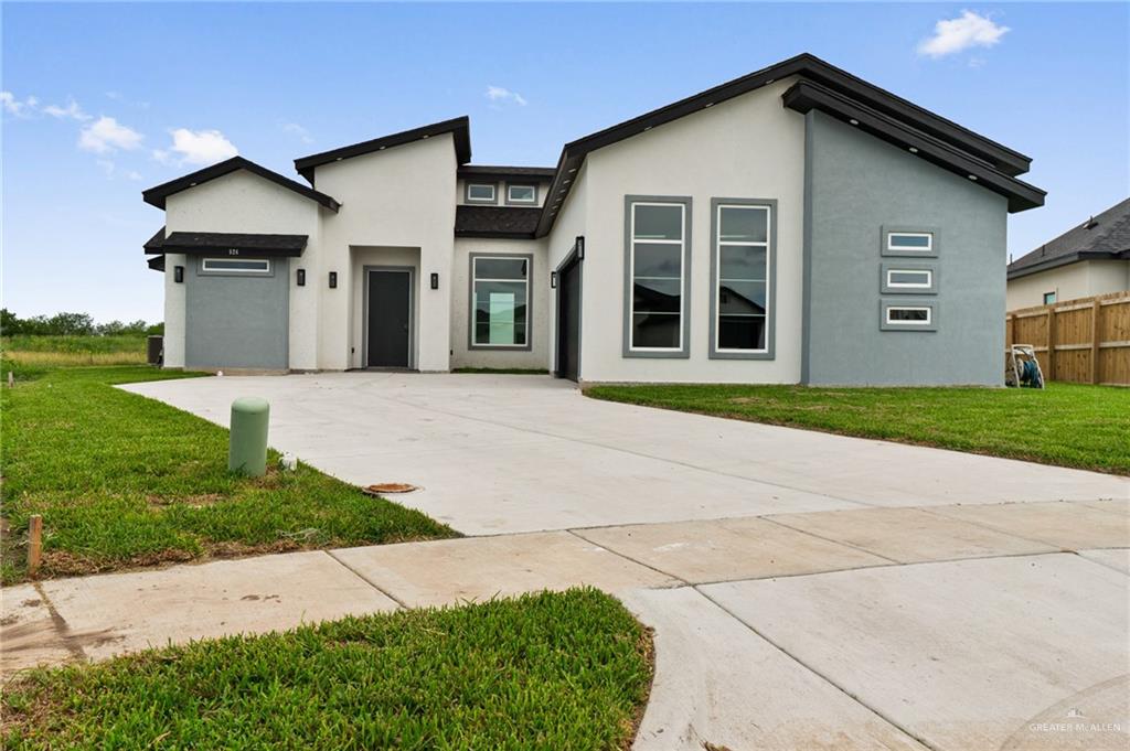 Photo 2 of 526 Oriole Drive