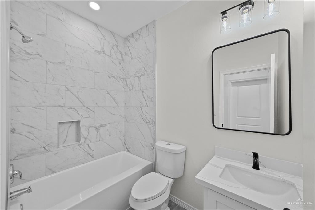 Photo 10 of 833 Martinez Avenue