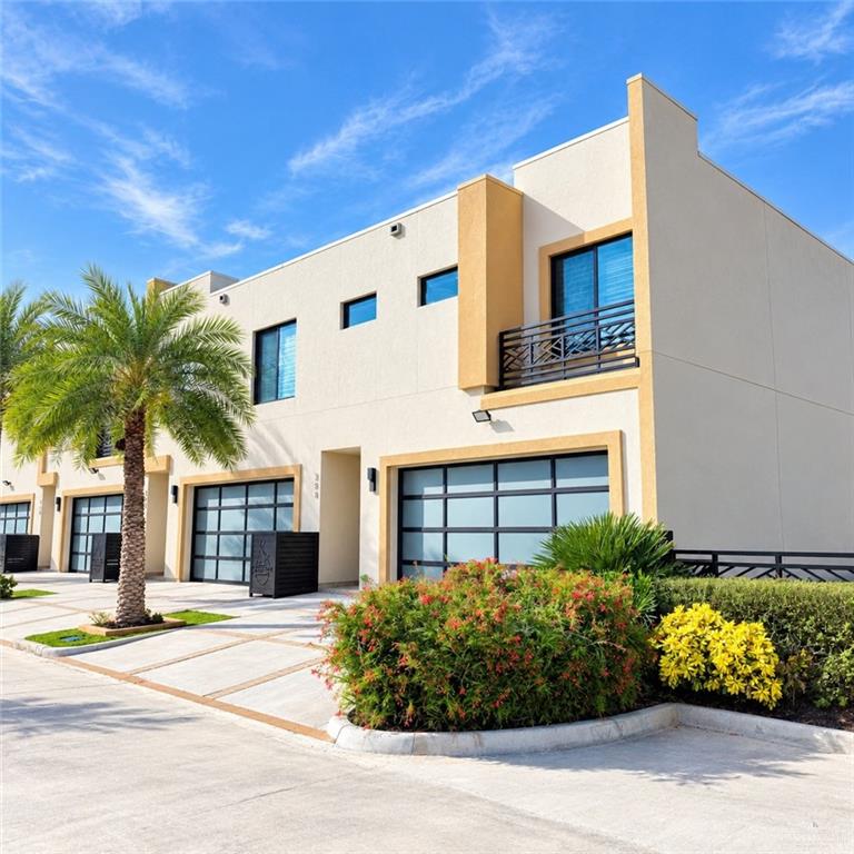 Photo 1 of 204 Canary Avenue, McAllen