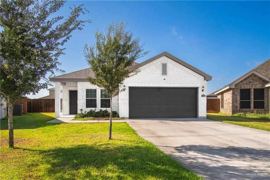 Photo 2 of 590 Live Oak Street