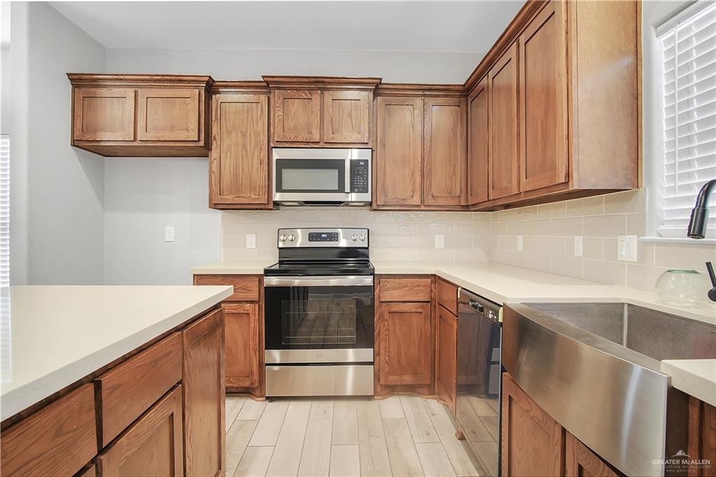 Photo 4 of 590 Live Oak Street