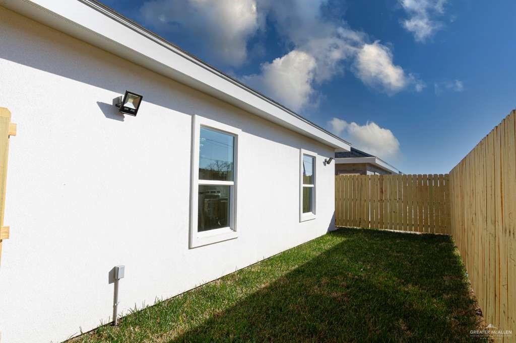 Photo 18 of 409 Emerald Avenue