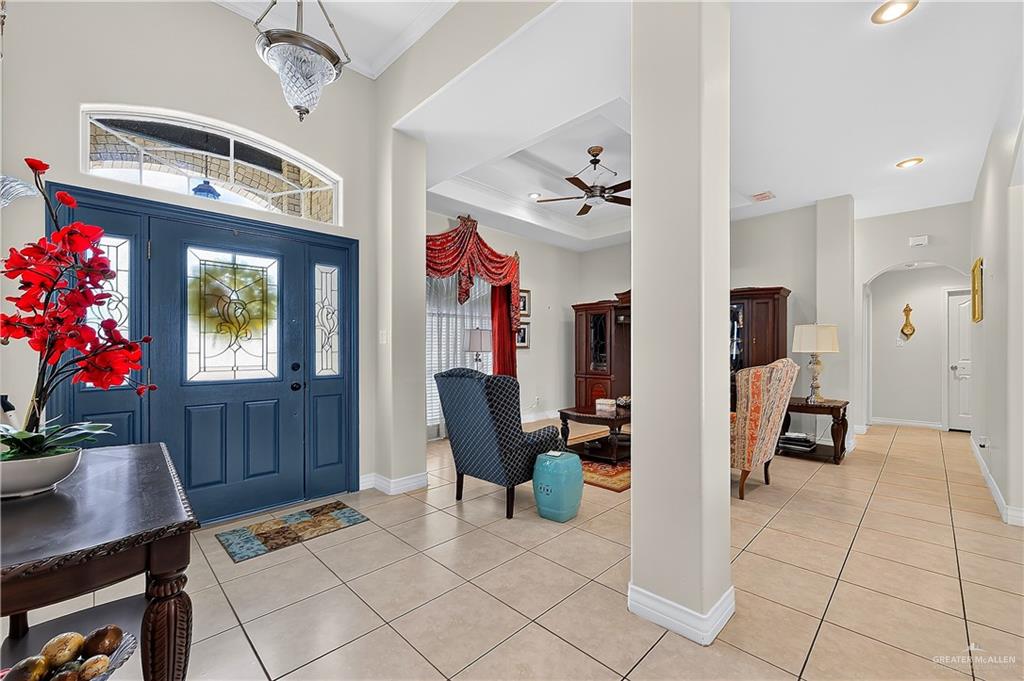 Photo 4 of 2524 Leslie Street