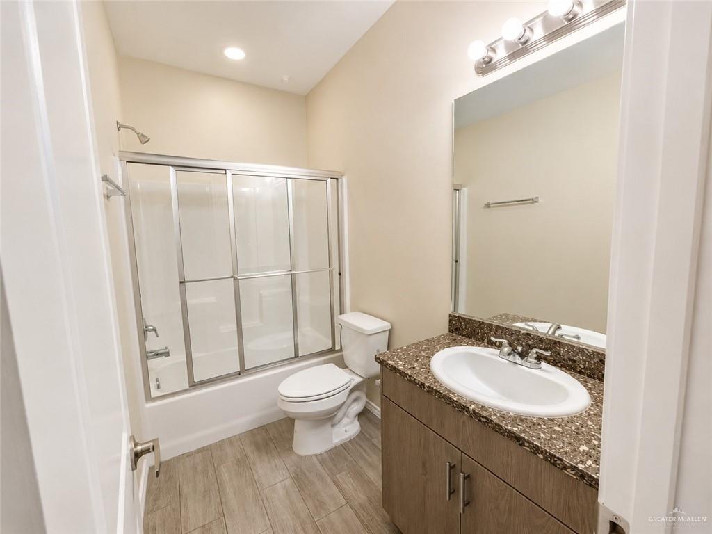 Photo 10 of 5106 Hiawatha Drive #4