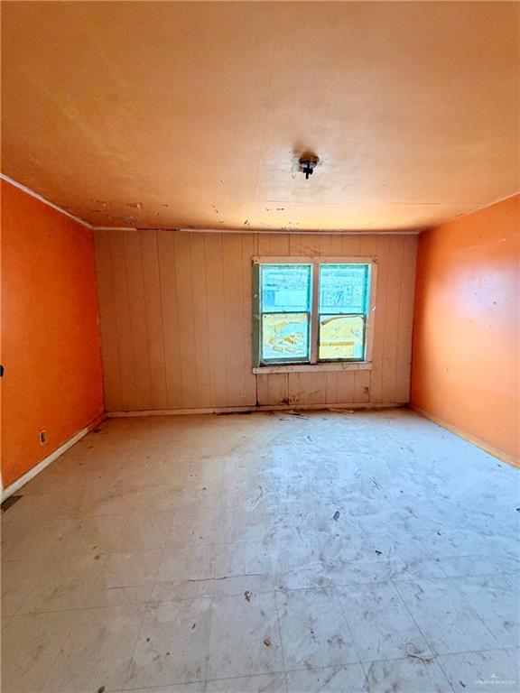 Photo 6 of 707 San Zeferino Street