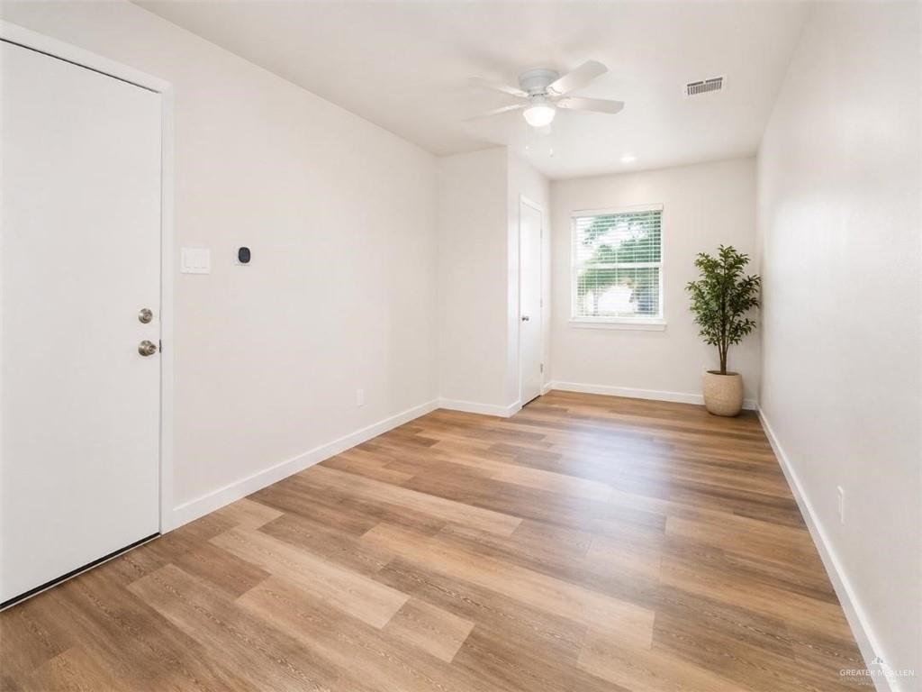 Photo 6 of 1018 Smith Street