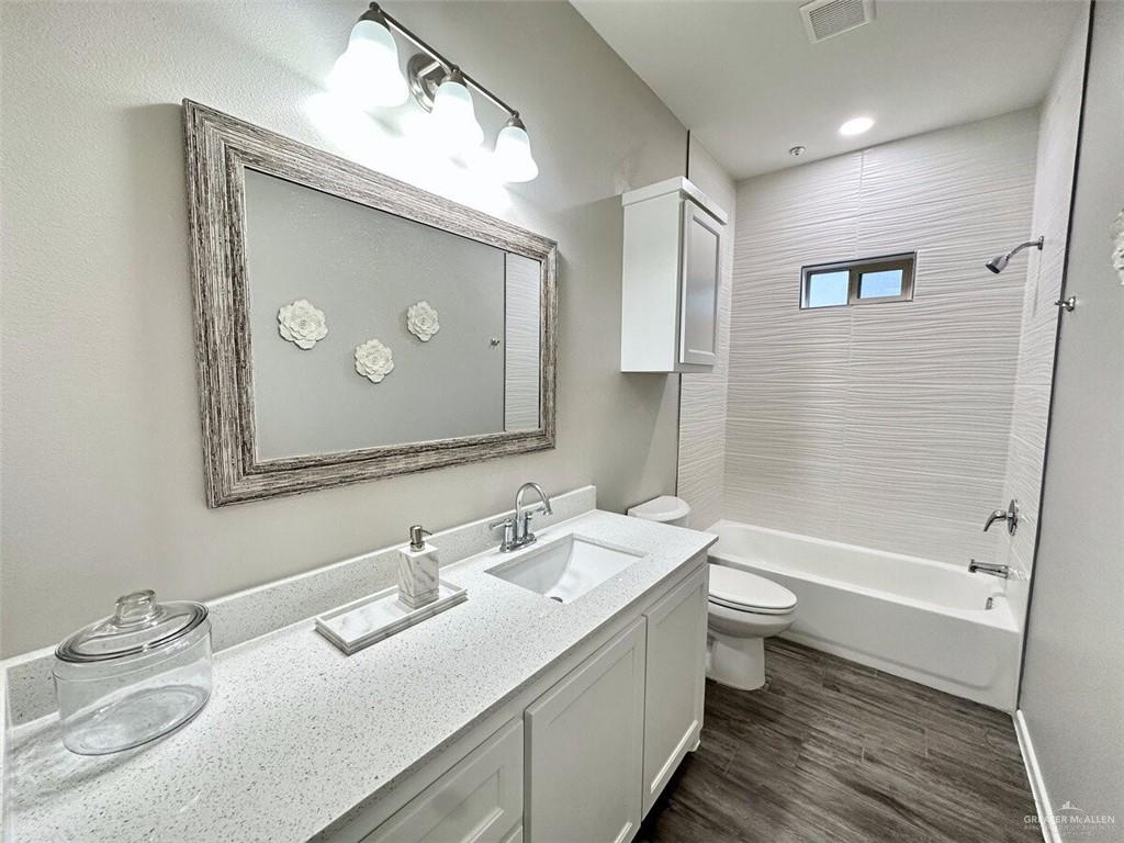 Photo 10 of 3408 Ventura Avenue #3