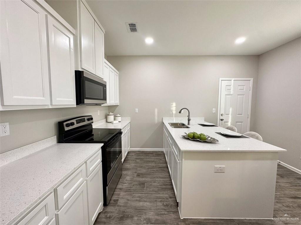Photo 6 of 3408 Ventura Avenue #3