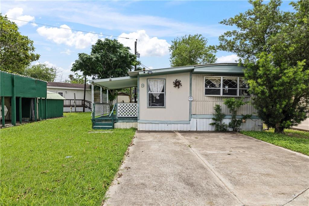Photo 1 of 9 Indian Lake Drive, Los Fresnos
