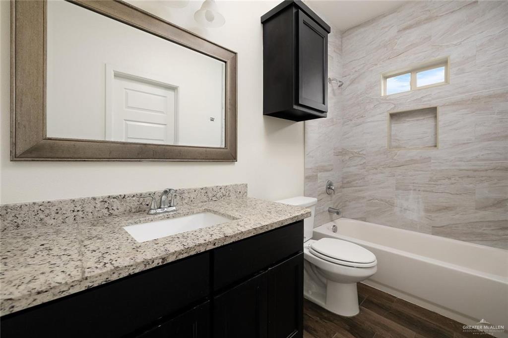 Photo 11 of 508 Downing Avenue #4