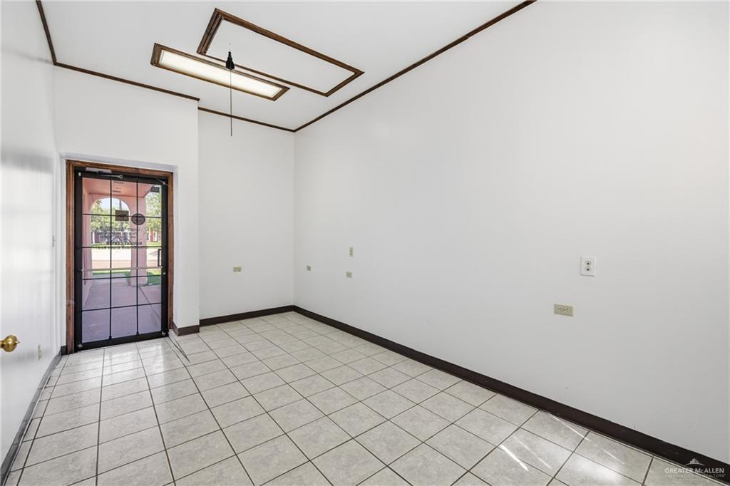 Photo 8 of 1649 Sam Houston Drive