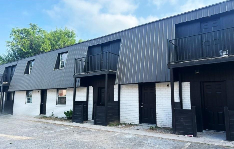 Multi-family home at 712 Toronto Avenue, McAllen, Texas