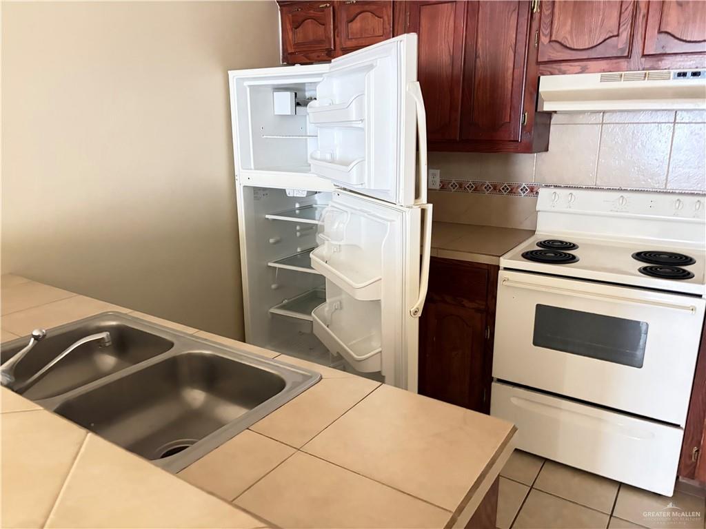 Photo 4 of 1416 Prosperity Drive #1