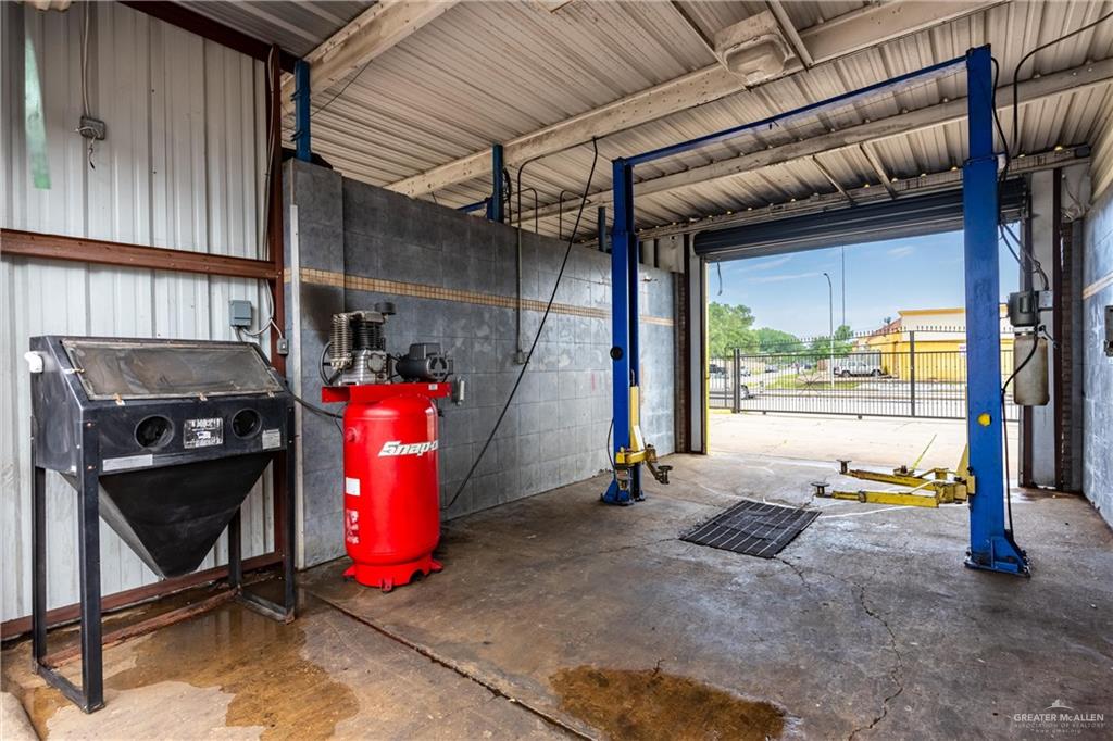 Photo 23 of 11361 Beechnut Street