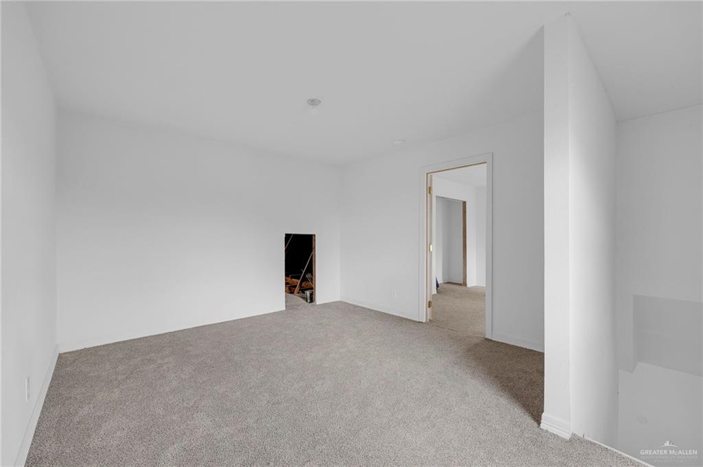 Photo 11 of 810 Catarina Street