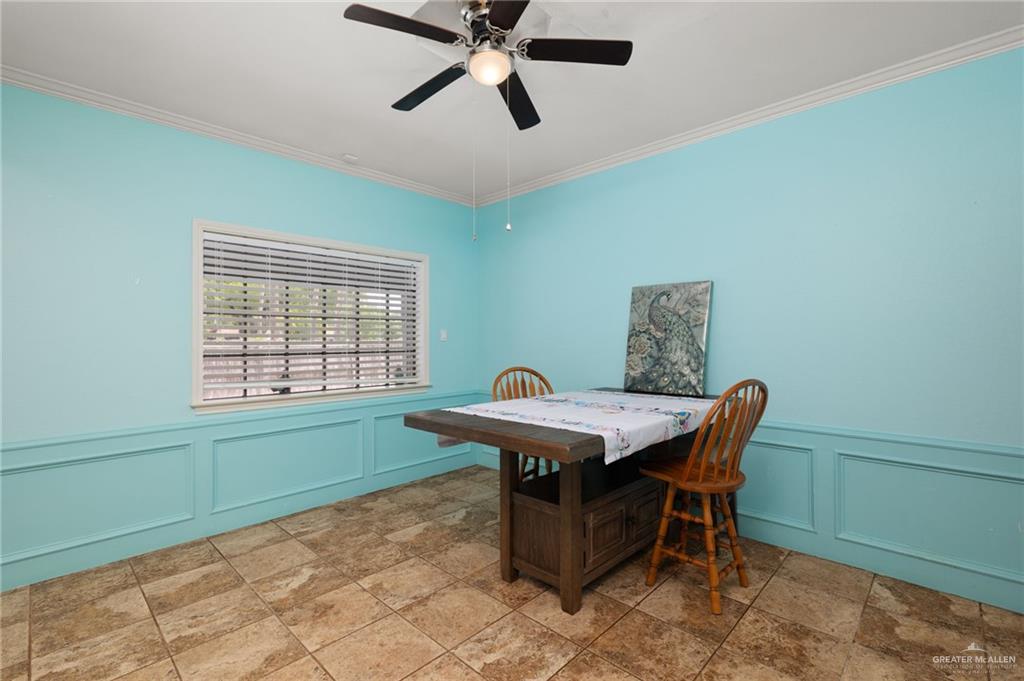 Photo 5 of 400 Iris Avenue