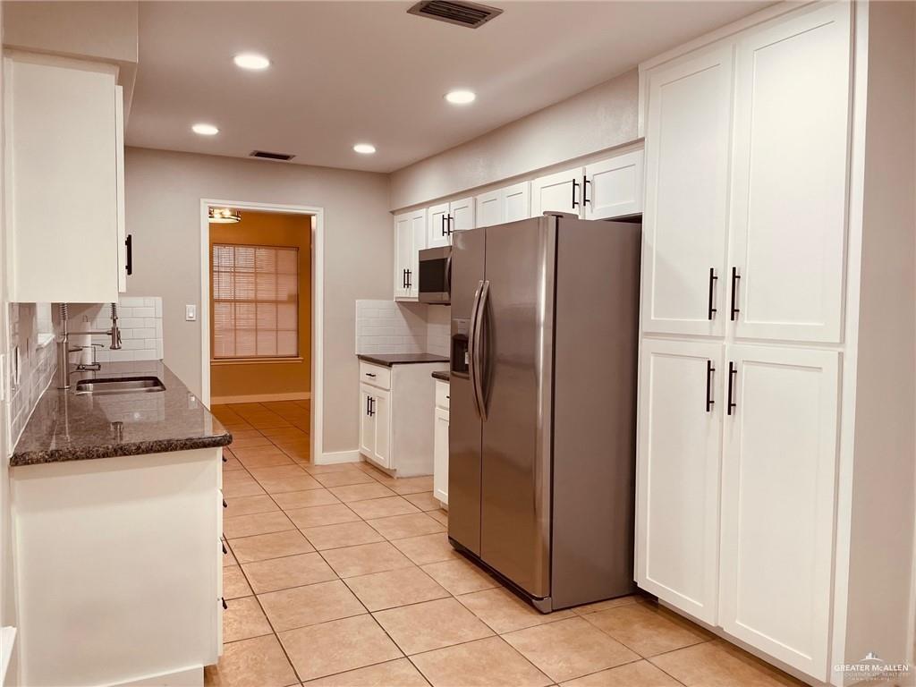 Photo 6 of 1206 Bluebird Avenue