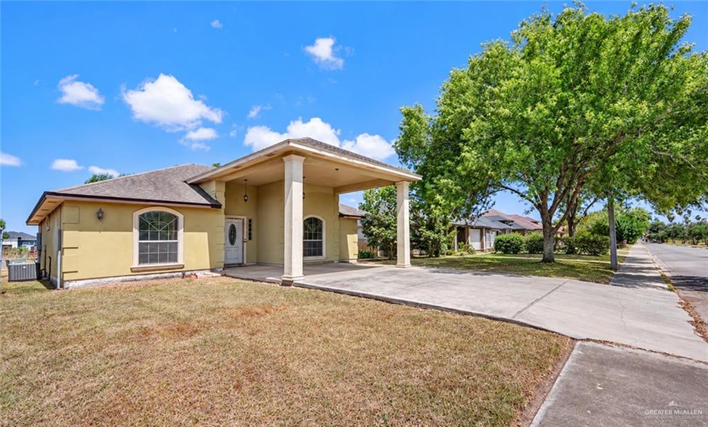 Photo 1 of 806 Daffodil Drive, Los Fresnos