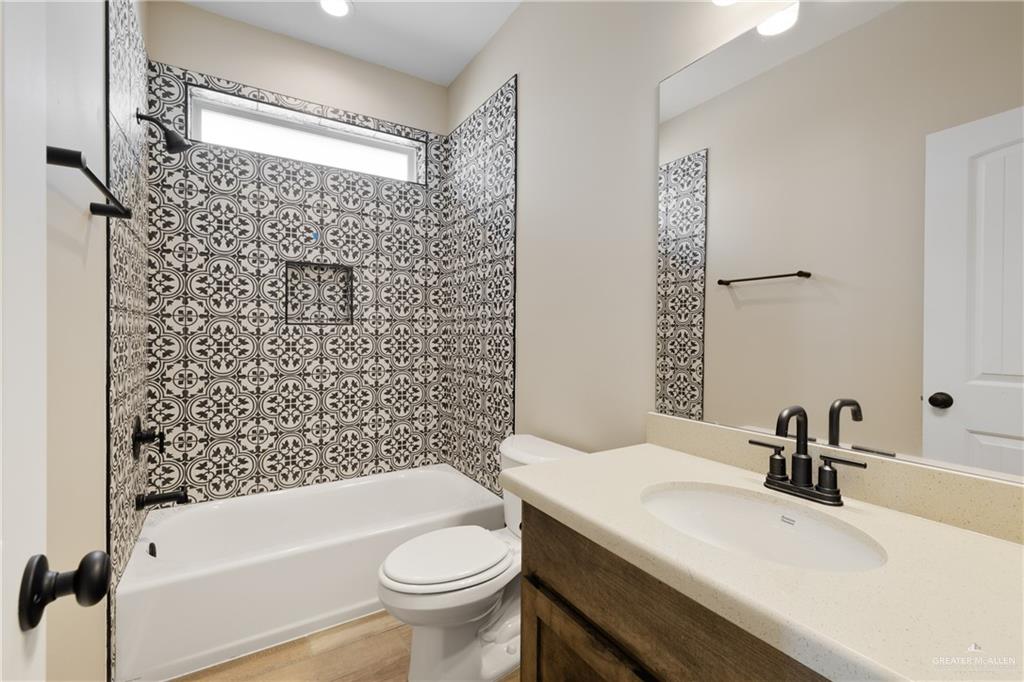 Photo 11 of 2921 Blossom Street